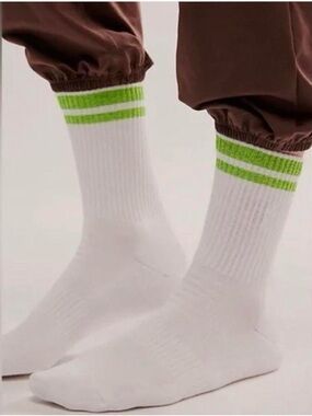 NWT Free People Movement Flash Quarter Crew Socks